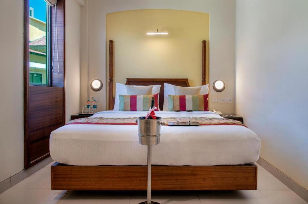 Sea Breeze Max Resort & Spa 마드가온 외부 사진
