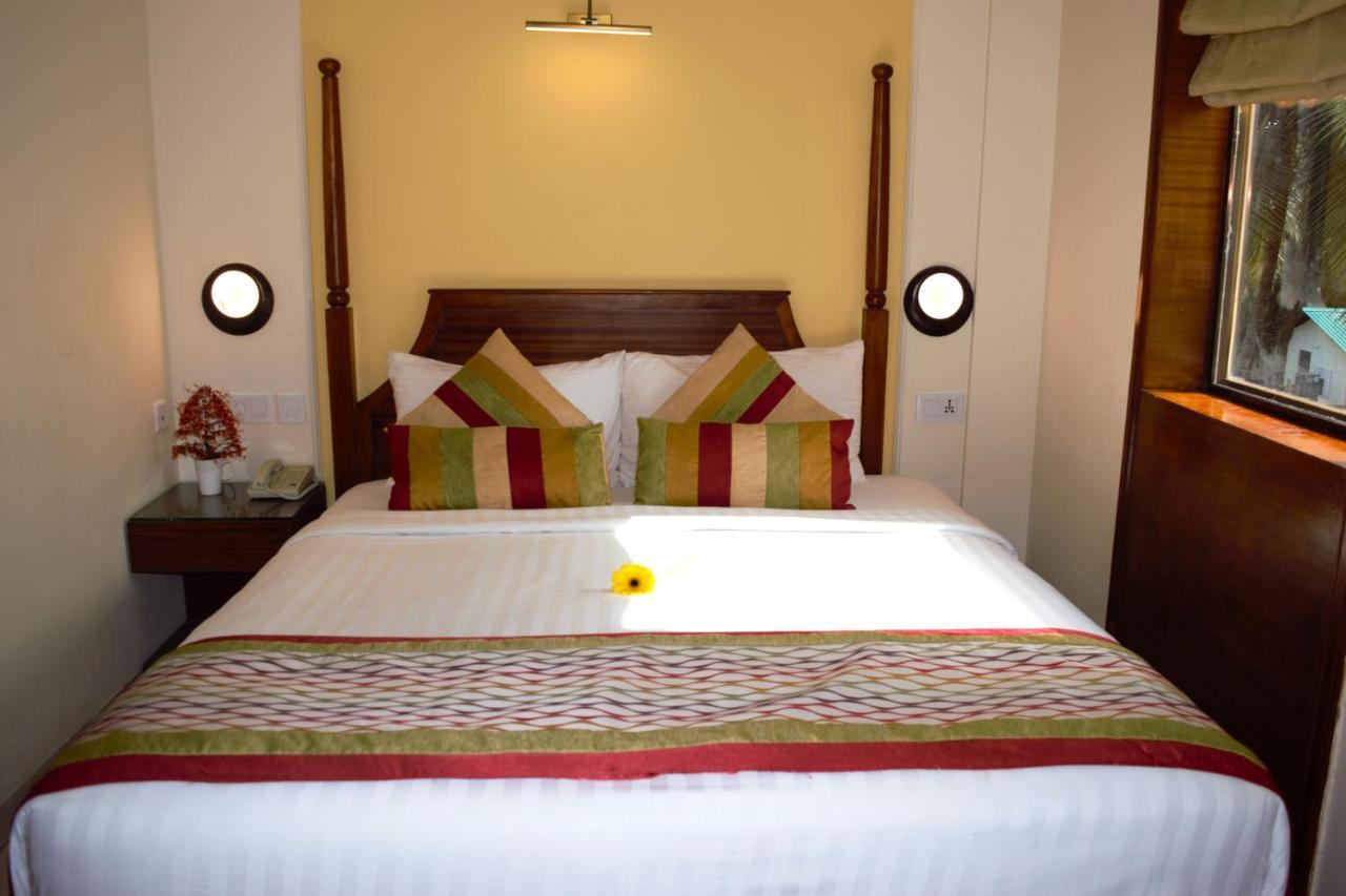 Sea Breeze Max Resort & Spa 마드가온 외부 사진
