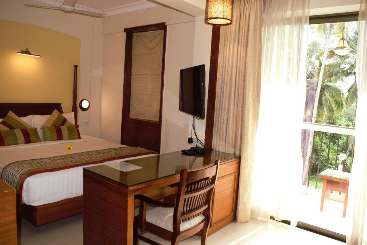 Sea Breeze Max Resort & Spa 마드가온 외부 사진