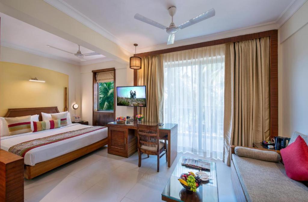 Sea Breeze Max Resort & Spa 마드가온 외부 사진