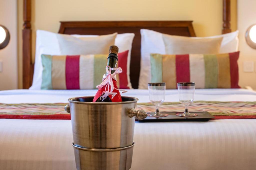 Sea Breeze Max Resort & Spa 마드가온 외부 사진
